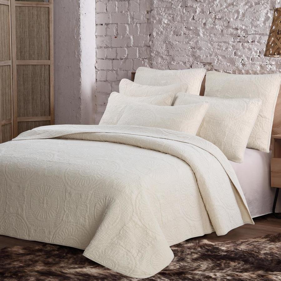 cream quilt bedding