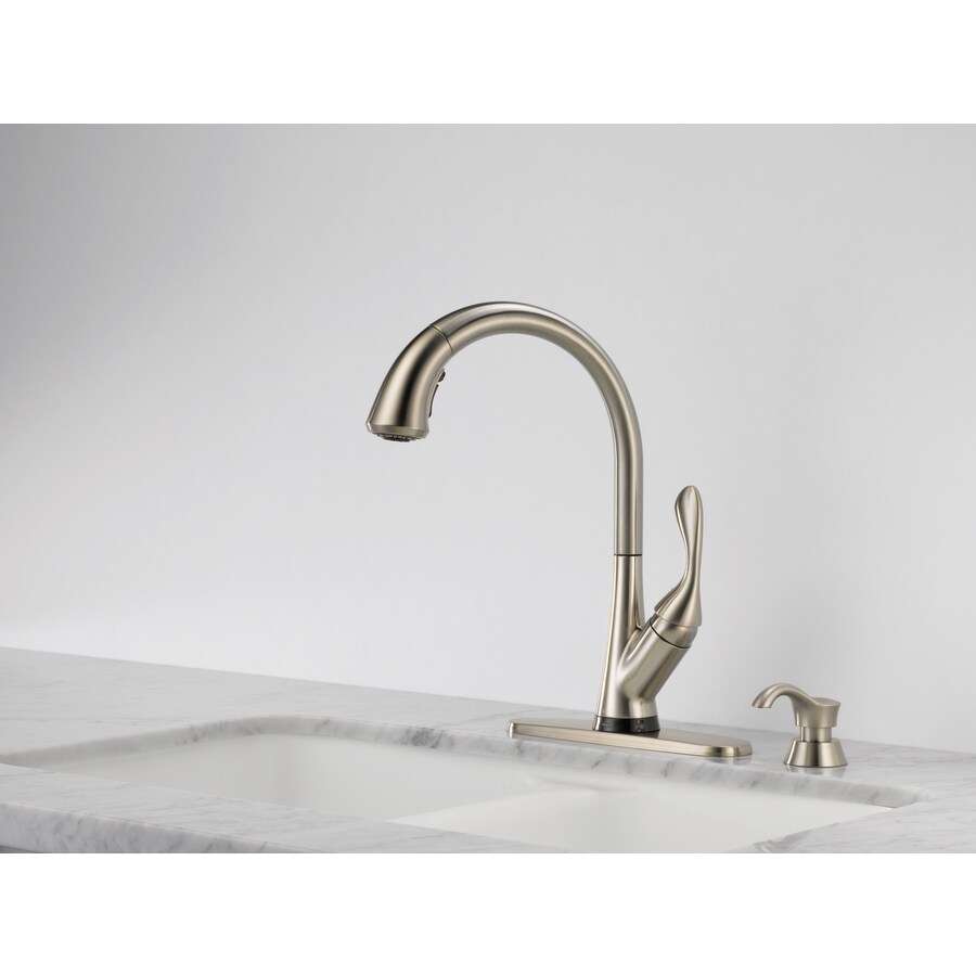 Delta Ashton Touch2O Stainless 1-Handle Deck-Mount Pull-Down Touch