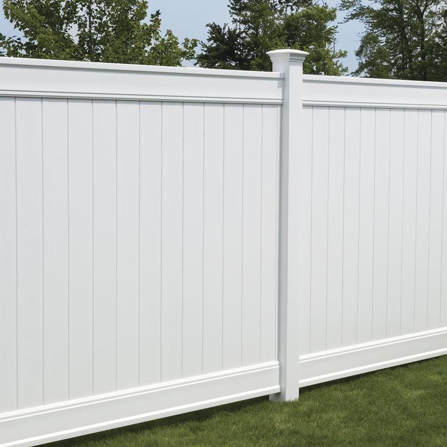 Classic White Vinyl Privacy Fence With Post Caps Mossy Oak Fence Company Orlando Melbourne Vinyl Privacy Fence White Vinyl Fence Privacy Fence Designs