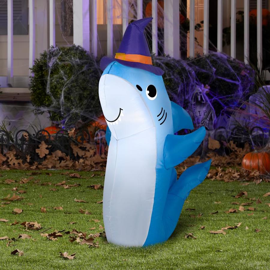 Gemmy 3.5-ft X 2-ft Lighted Witch Halloween Inflatable In The Outdoor ...