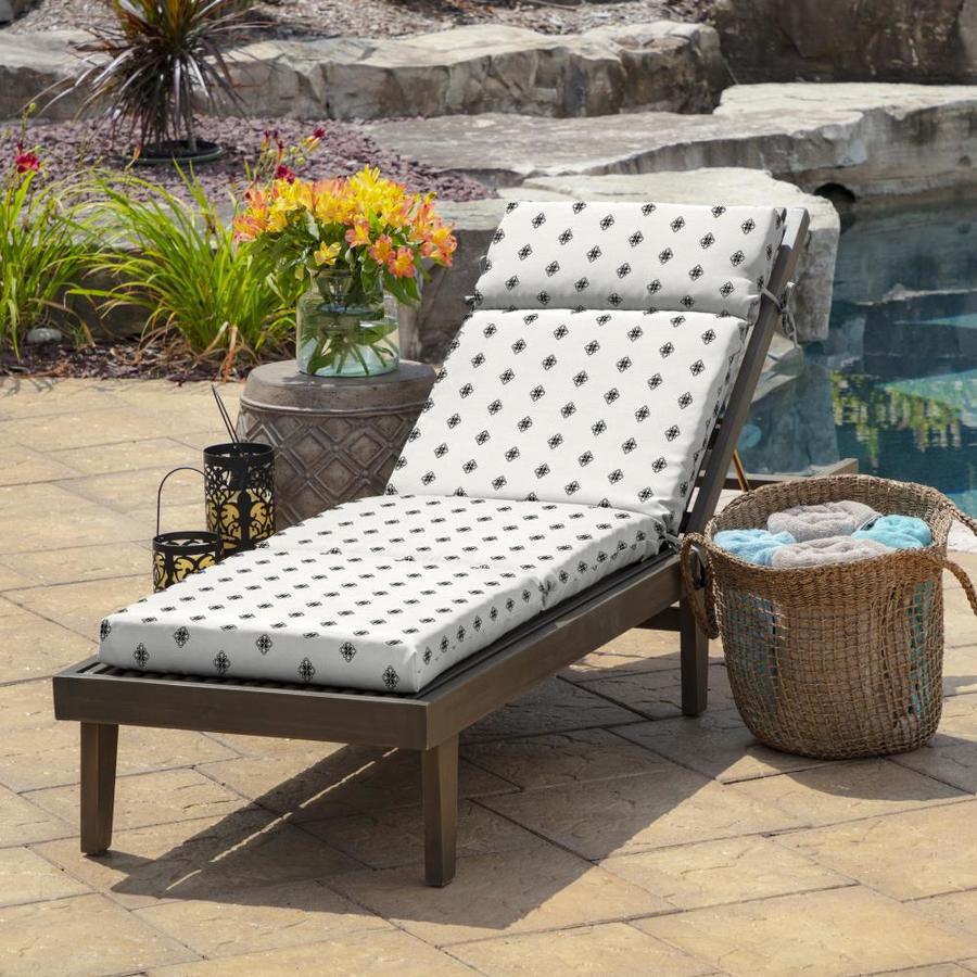 Arden Selections Arden Selections Black and White Diamond Geo Outdoor