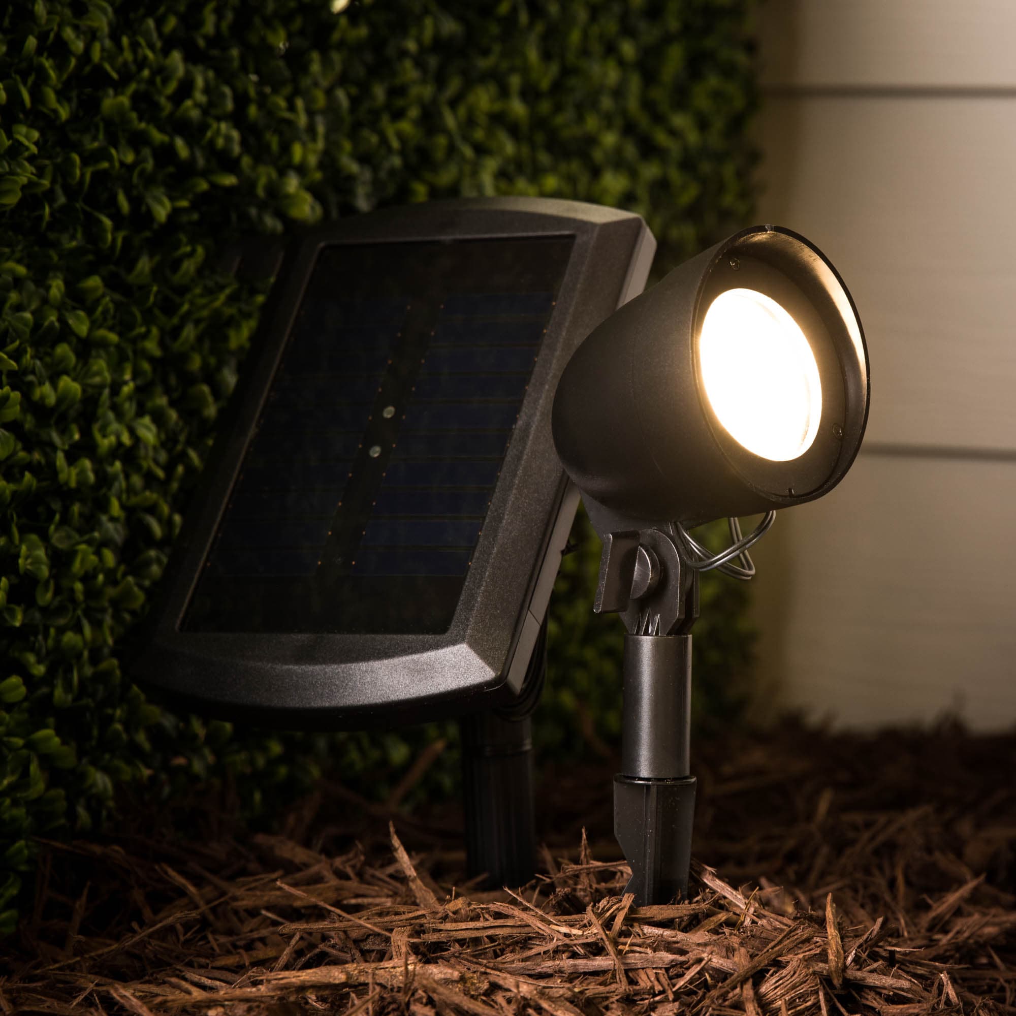 2018 NEW 2 Pack 5W Solar Powered 60 LED Security Garden Flood Light Solar 