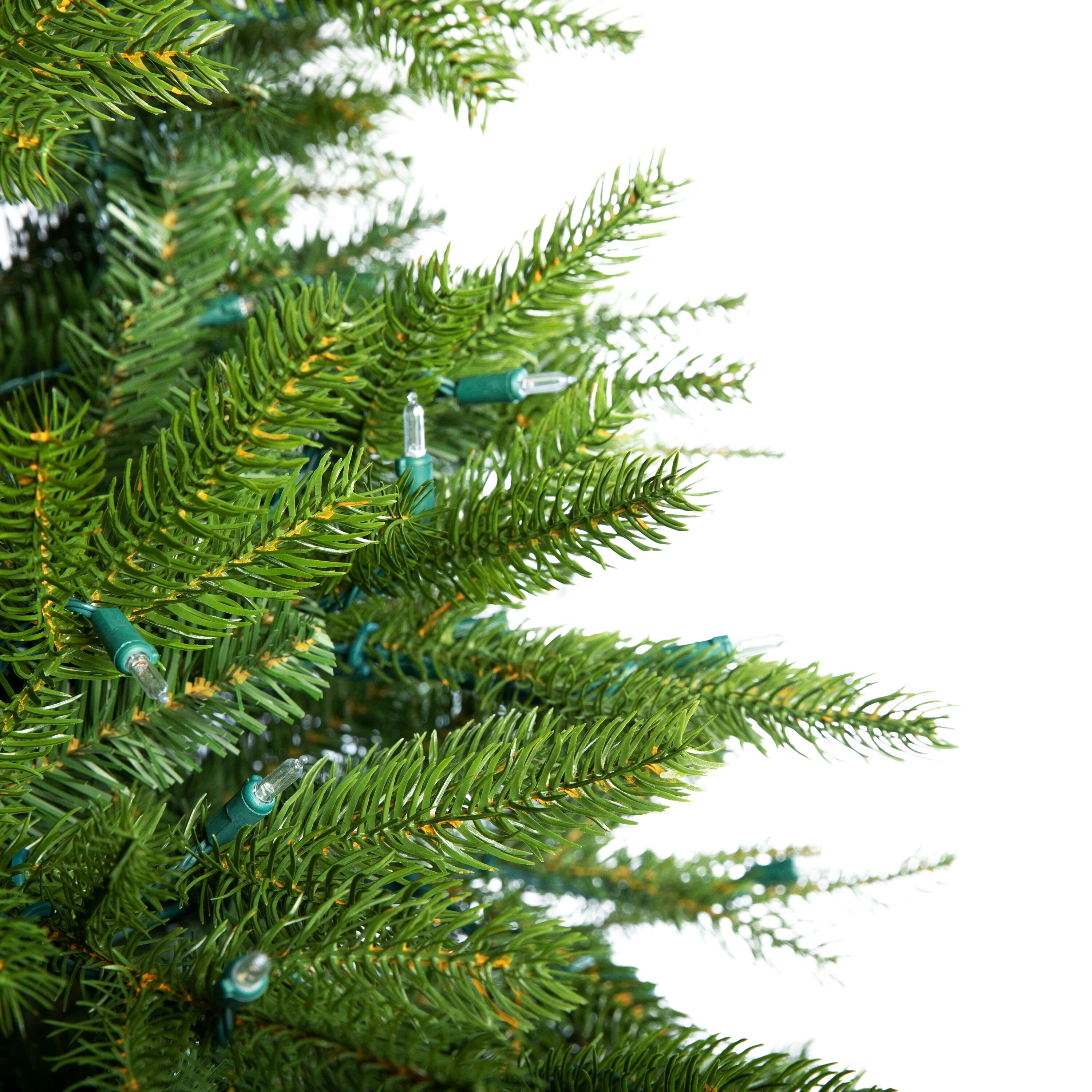 GE 9-ft Oakmont Spruce Pre-Lit Traditional Artificial Christmas Tree ...