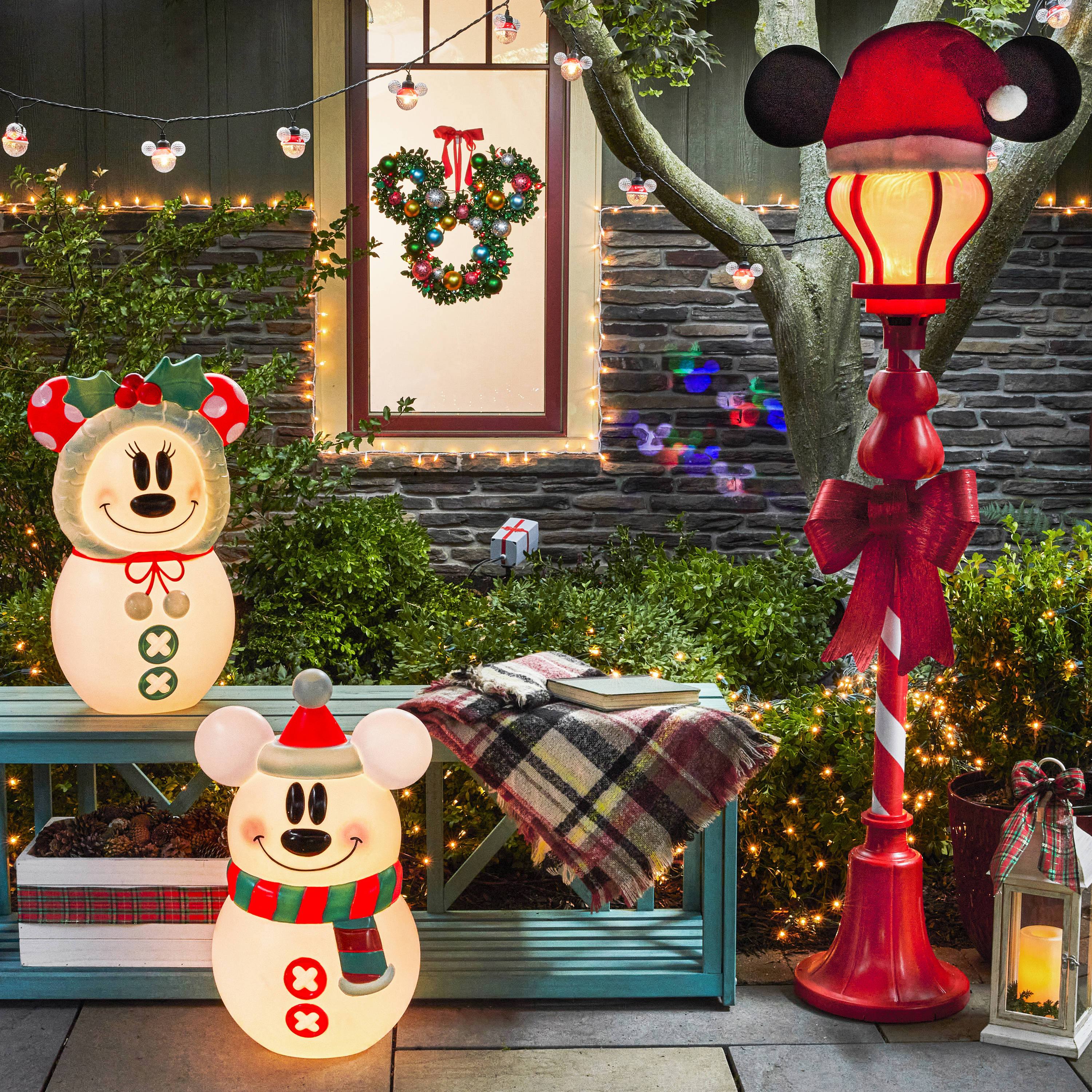Verslaafd levering propeller Shop Disney DISNEY MICKEY AND MINNIE LIGHT SHOW COLLECTION at Lowes.com