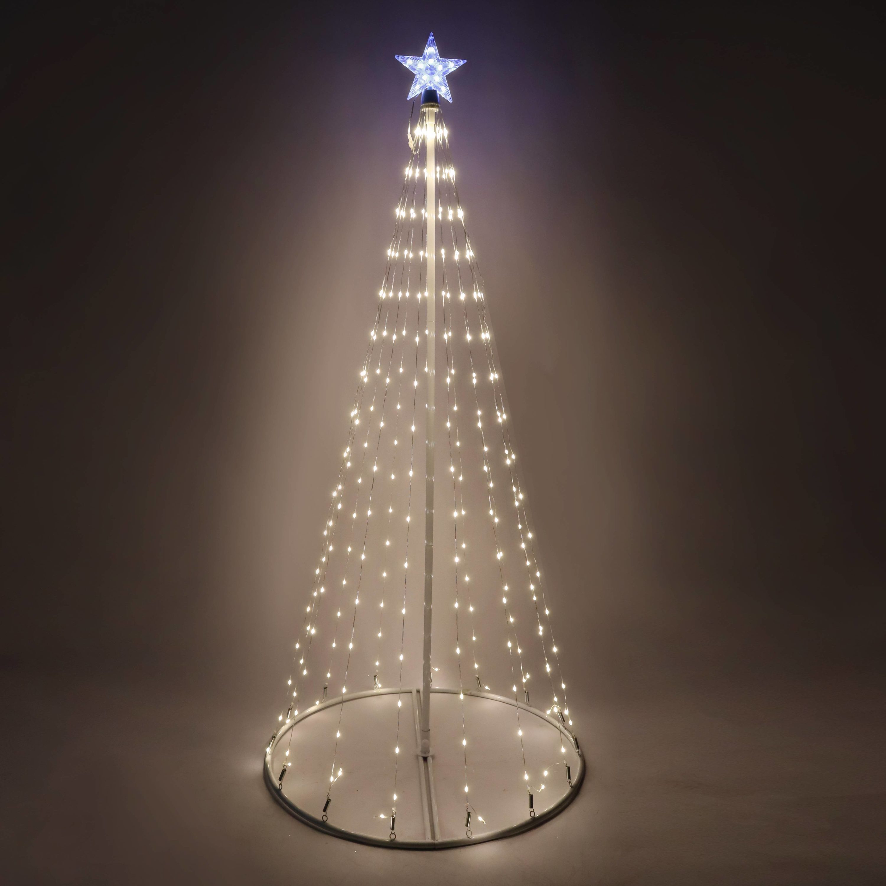 bunke Tvunget Snor Joyin Joiedomi 6FT Tall Plastic Warm White LED Animated Lightshow Cone  Tree, Indoor Outdoor Christmas Decoration, Winter Decor for Holiday Yard  Patio Lawn in the Christmas Decor department at Lowes.com