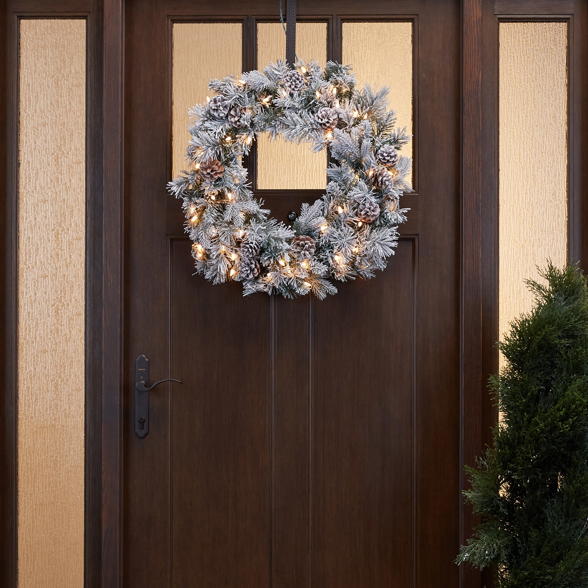 Details about   PRE-LIT 26-IN BASIC FLOCKED PINE ARTIFICIAL WREATH WITH 50 WARM WHITE LIGHTS 