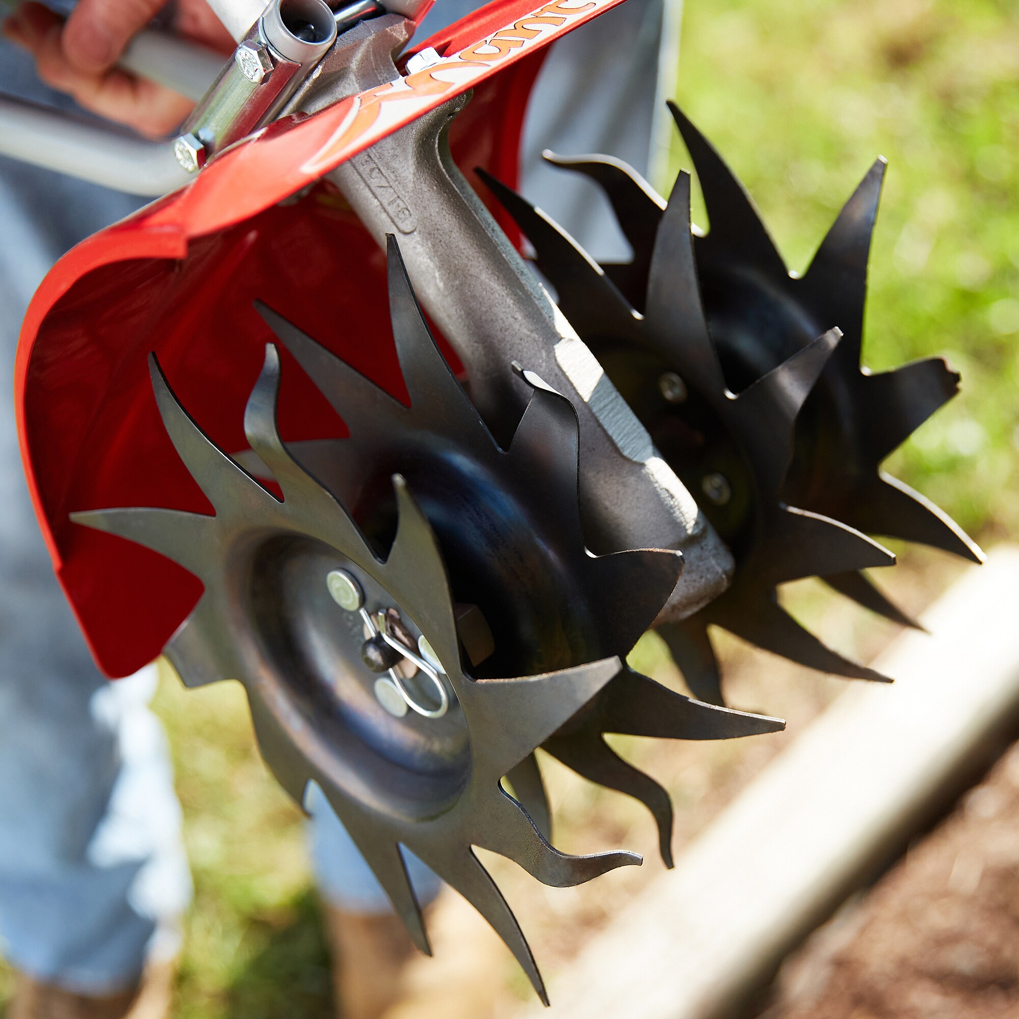 MANTIS MiniTiller/Cultivator 25cc 9in FrontTine ForwardRotating