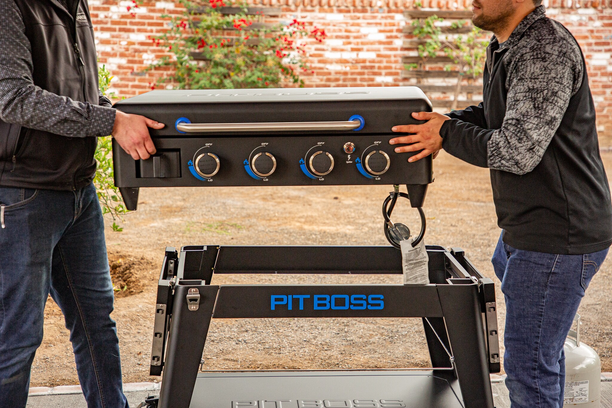 Pit Boss Ultimate 4Burner Liquid Propane Flat Top Grill in the Flat
