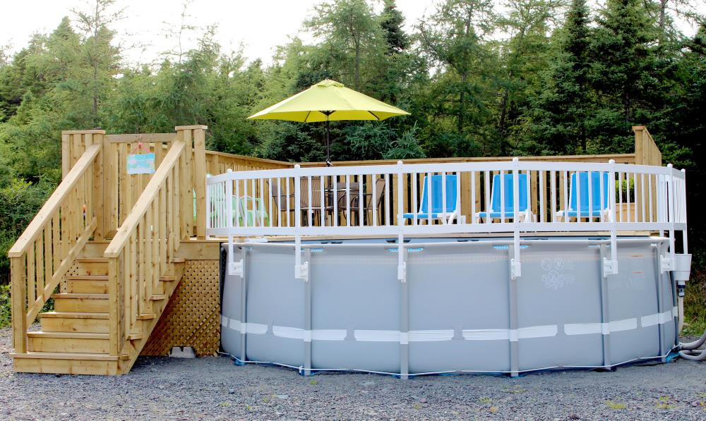 Vinyl Works SOS VINYL WORKS 5FT POOL FENCE in the Pool Safety Barrier