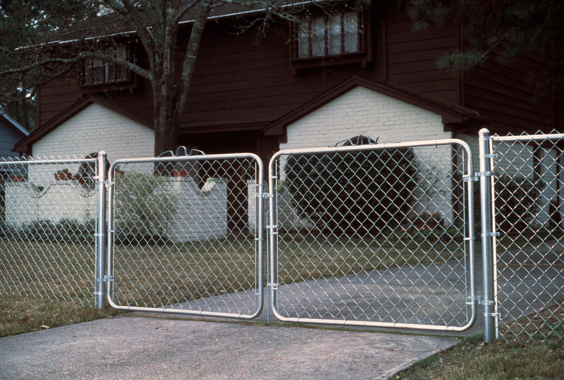 Large 4' x 5' Flat Top Gray Galvanized Chain Link Fence Extra Wide Walk Gate 
