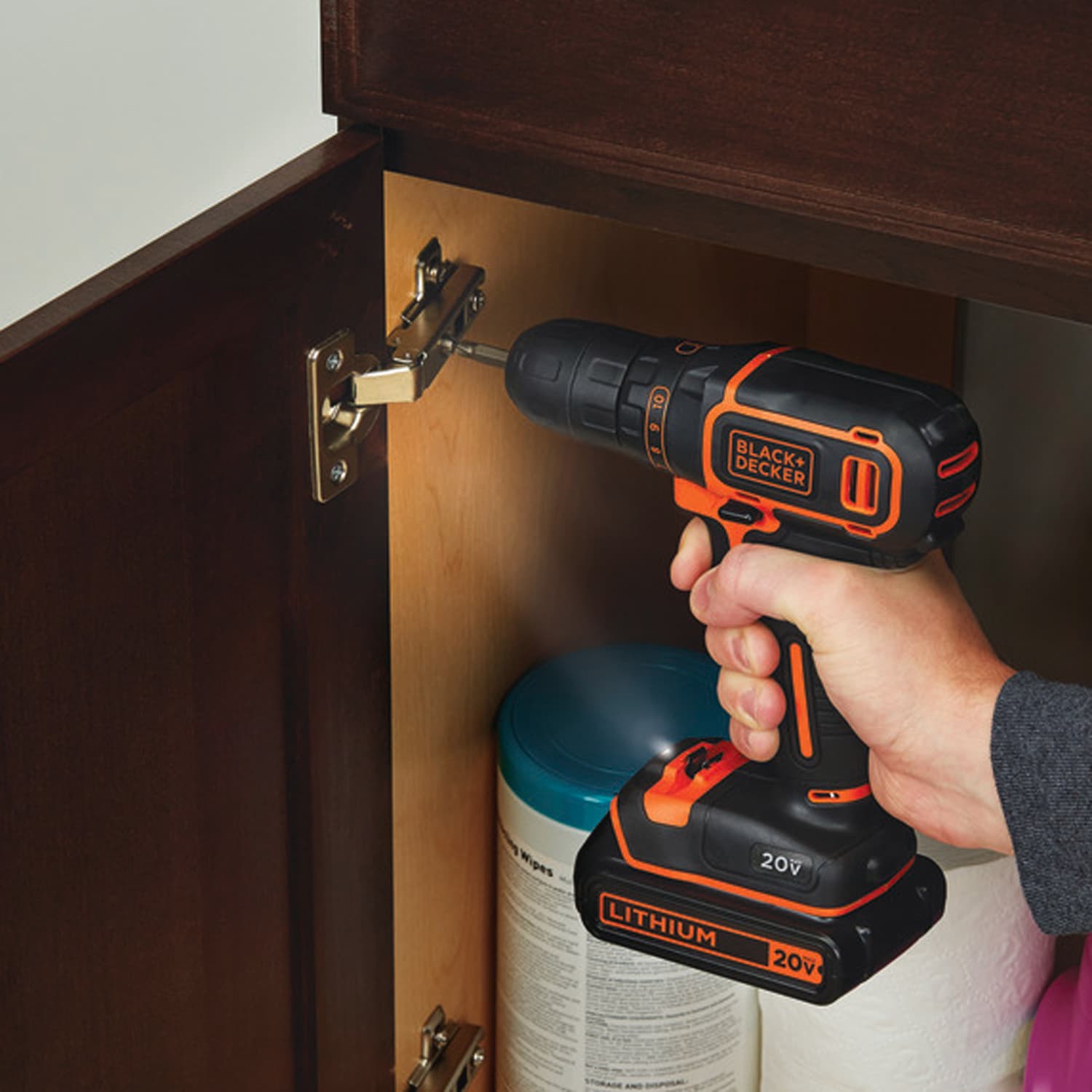 BLACK+DECKER 20-volt Max 3/8-in Cordless Drill (1 Li-ion Battery Included and Charger Included)