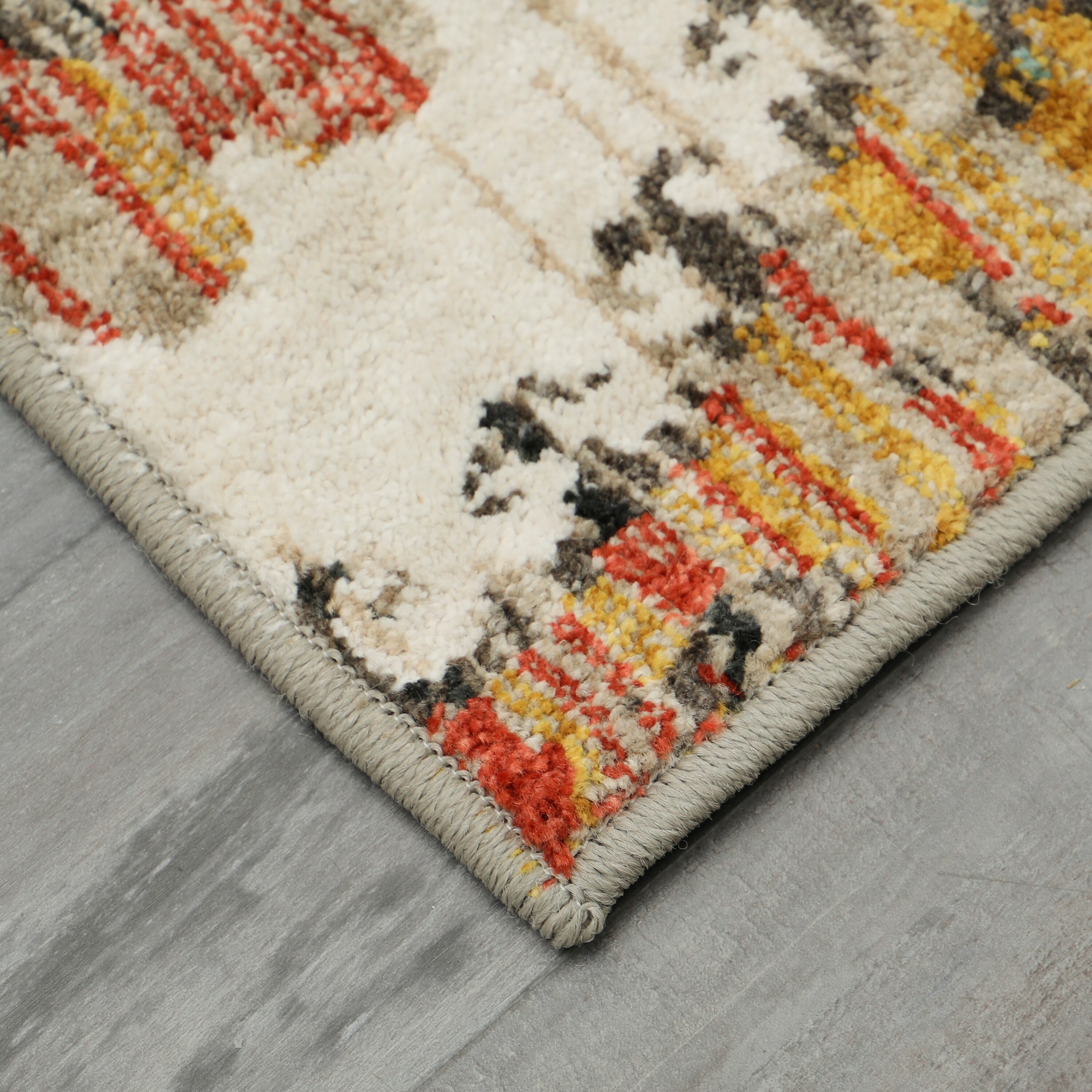 Mohawk Home Jeslynn 10 x 13 Indoor Floral/Botanical Area Rug at