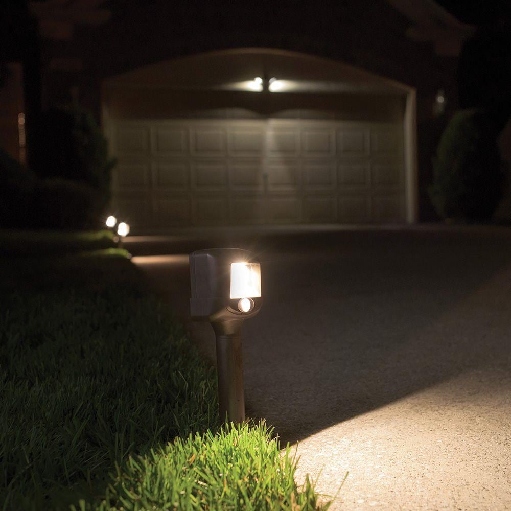 Outdoor White Path Lights Beams MBN580 NetBright Technology LED Deck Lights Mr 