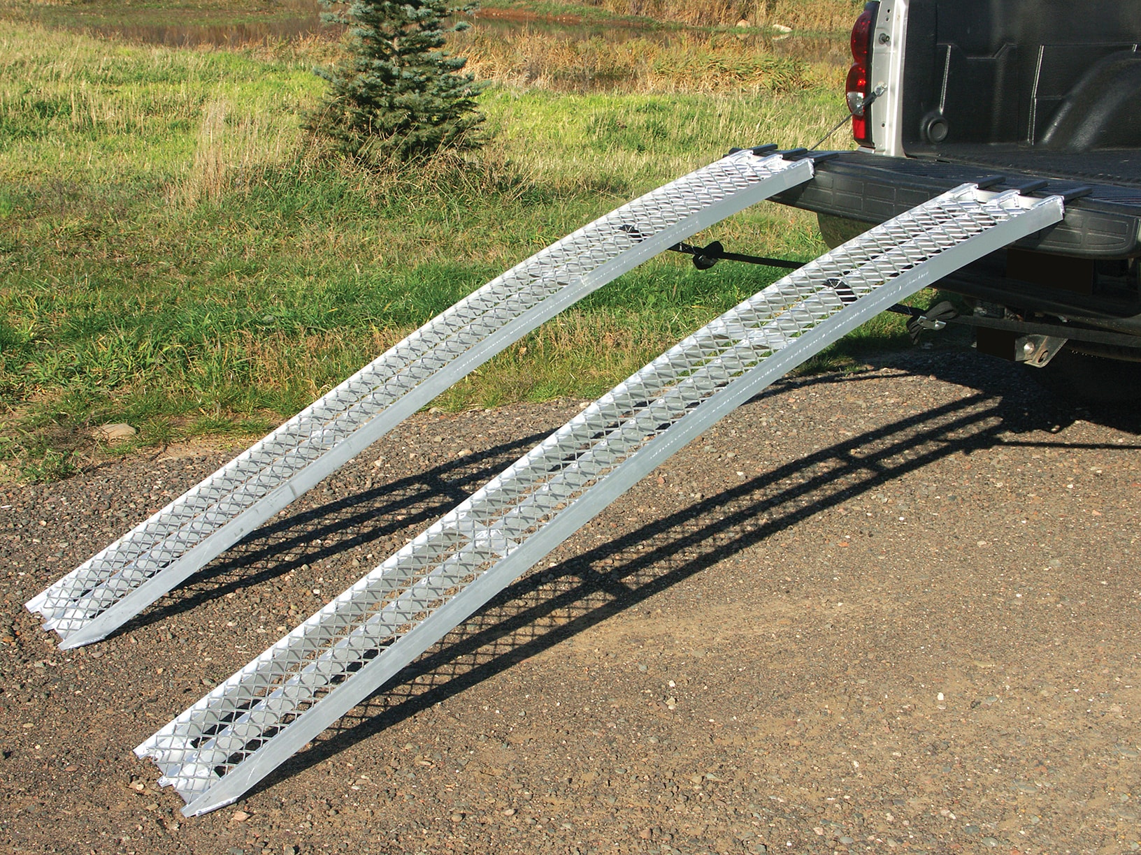 Yutrax 1-ft X 7.416-ft 1500-lb Capacity Arched Loading Ramp At Lowes.com