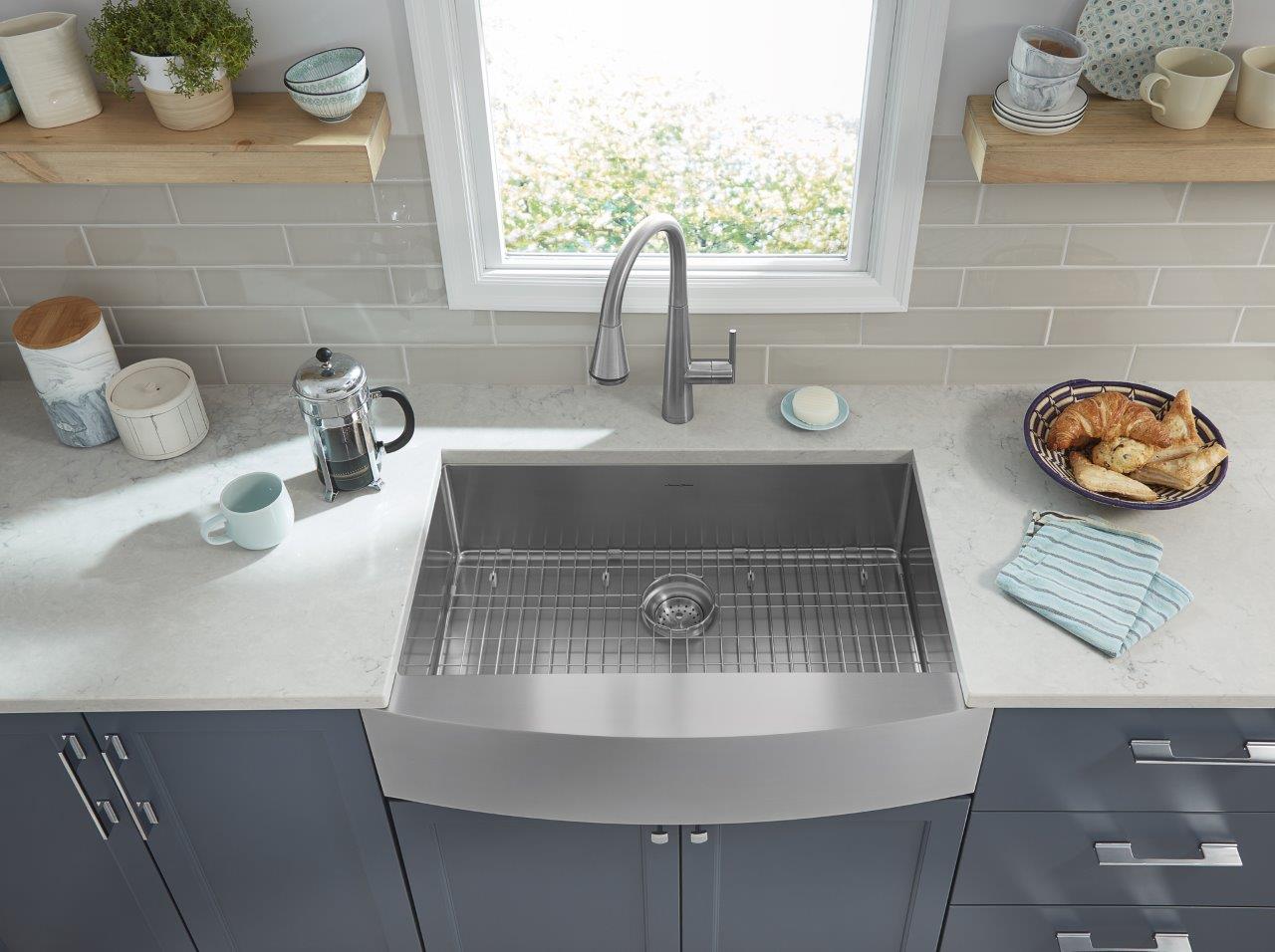 American Standard Suffolk Farmhouse Apron Front 25 in x 25 in Stainless  Steel Single Bowl Kitchen Sink with Drainboard