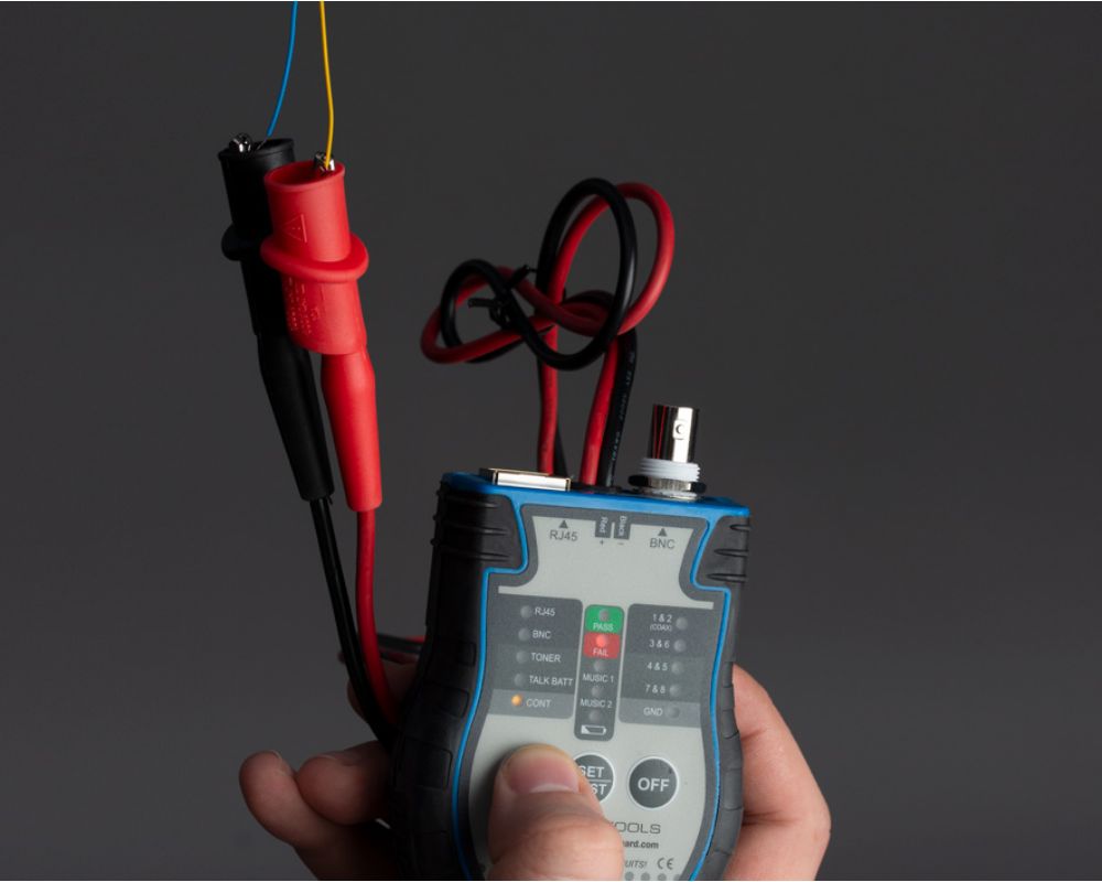 JDSU KP101 Tone Generator and Probe Kit TG101 and TT100 Case and Wires Inclu 