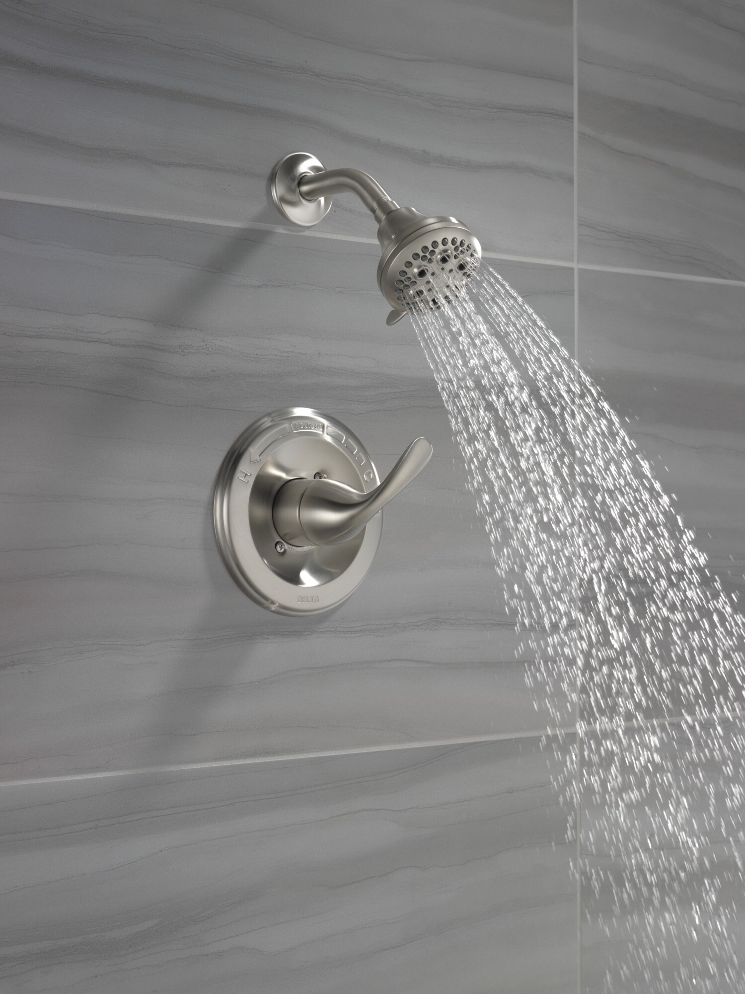 Delta Foundations SingleHandle 1Spray Tub & Shower Faucet B114900C-SS 