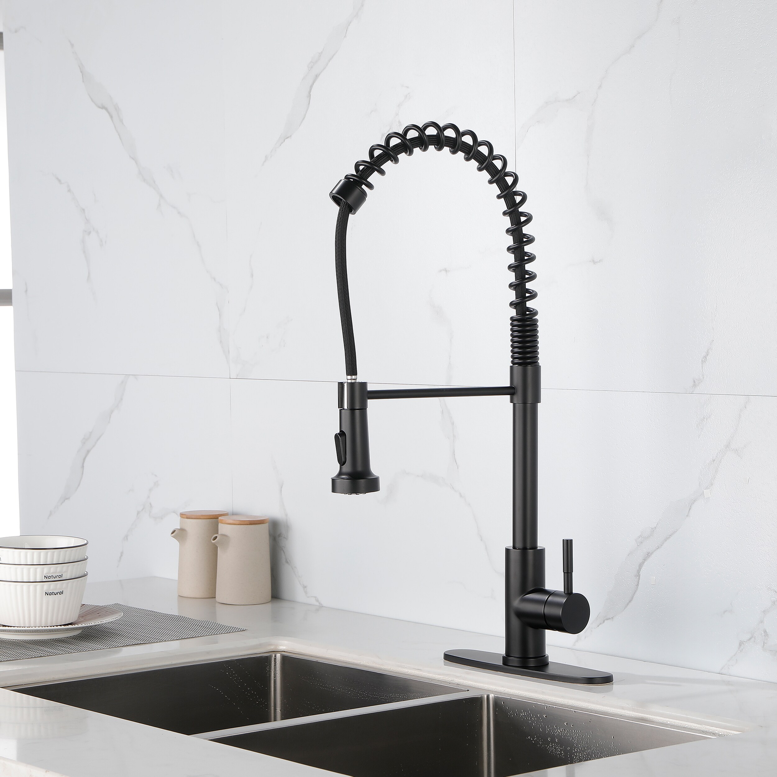 Utopia 4niture Matte Black Single Handle Pull-down Kitchen Faucet with Sprayer Function (Deck Plate Included)