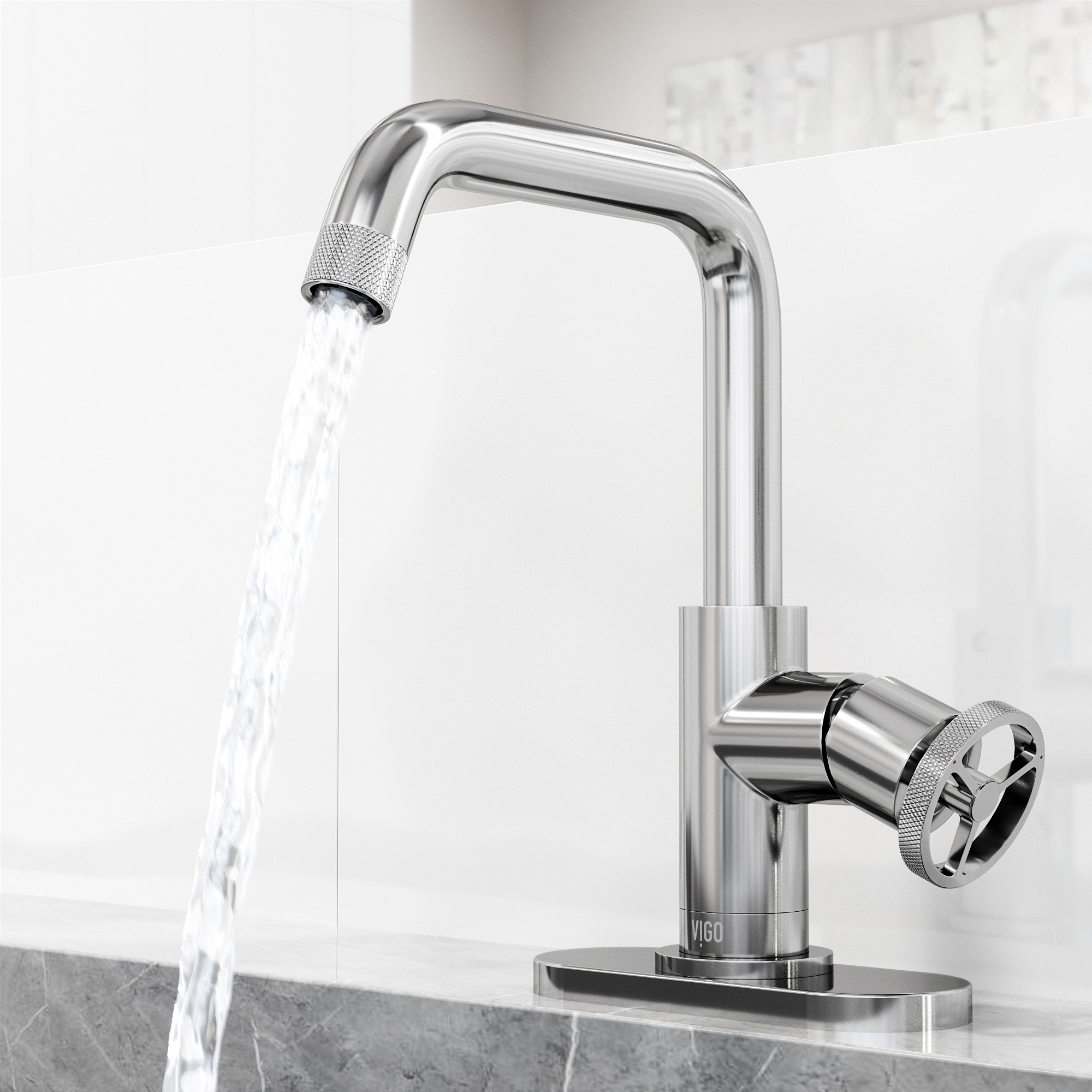 VIGO Cass Chrome 1-handle Single Hole WaterSense Low-arc Bathroom Sink Faucet with Deck Plate