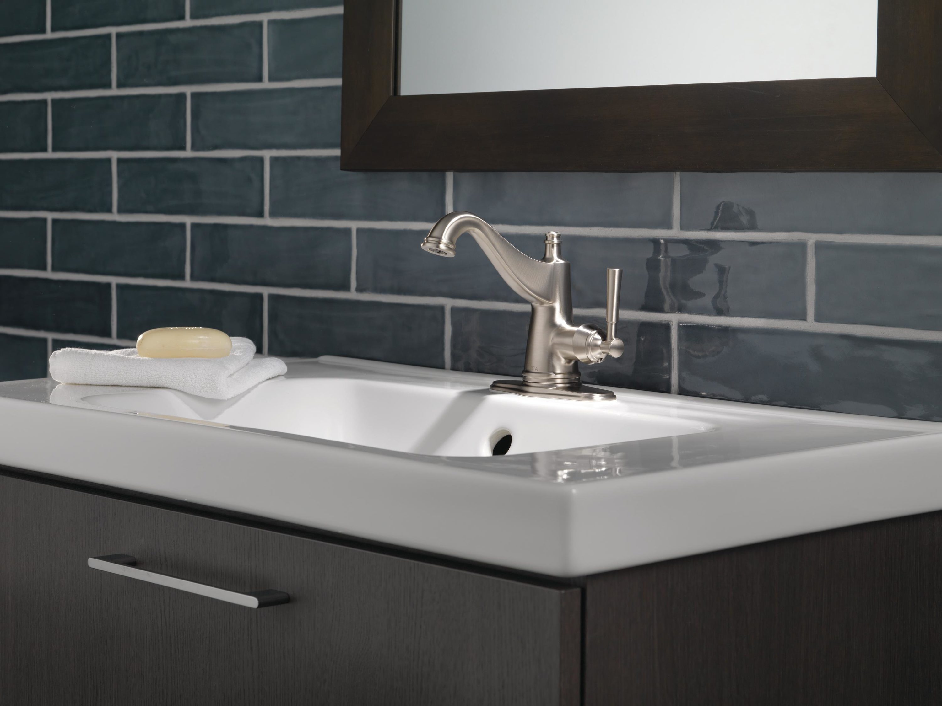Delta Mylan Spotshield Brushed Nickel 1-handle 4-in centerset WaterSense High-arc Bathroom Sink Faucet with Drain with Deck Plate