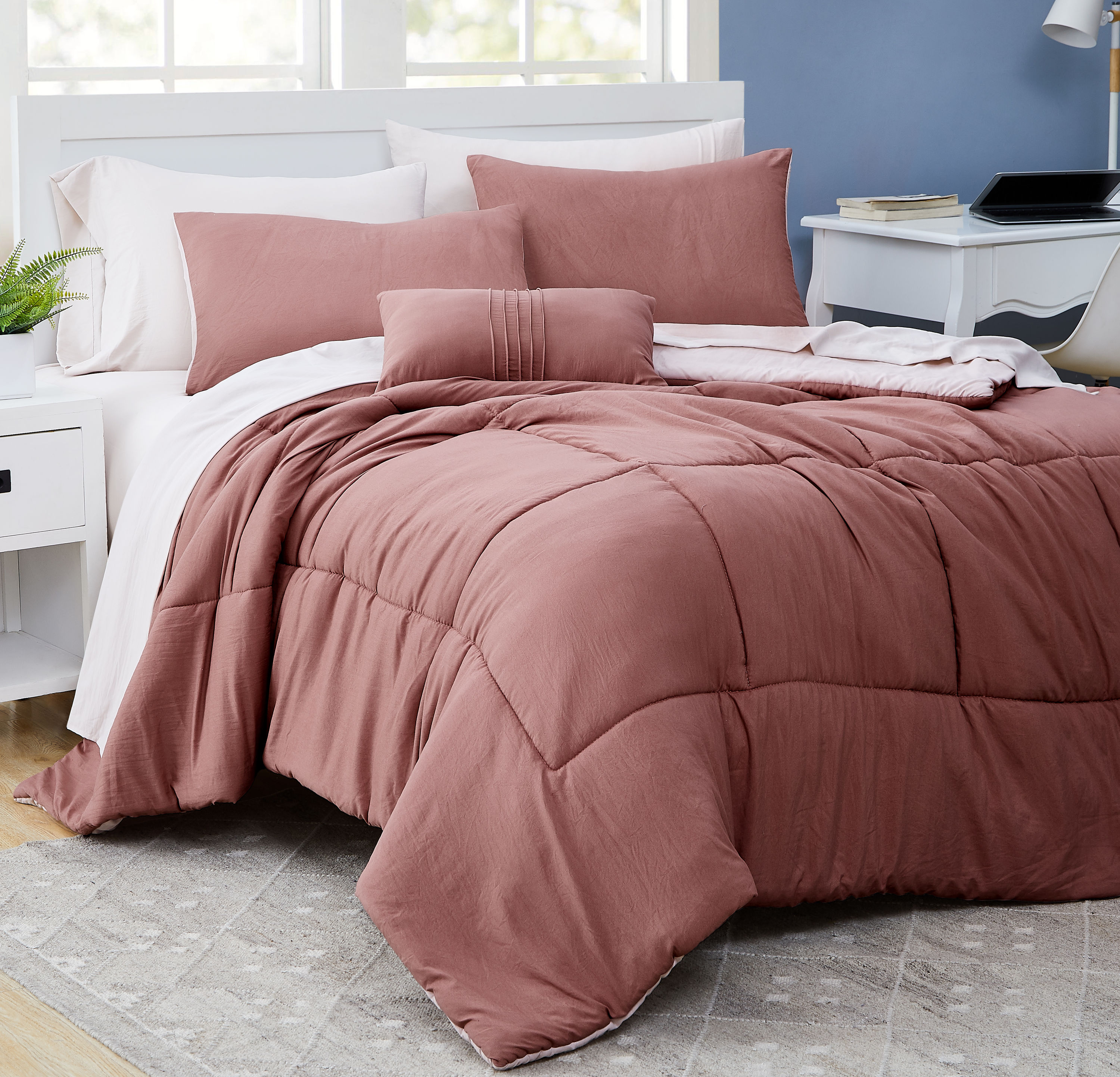 Details about   Amrapur Overseas Marisol 8-Piece Embellished Comforter Set Queen Grey 