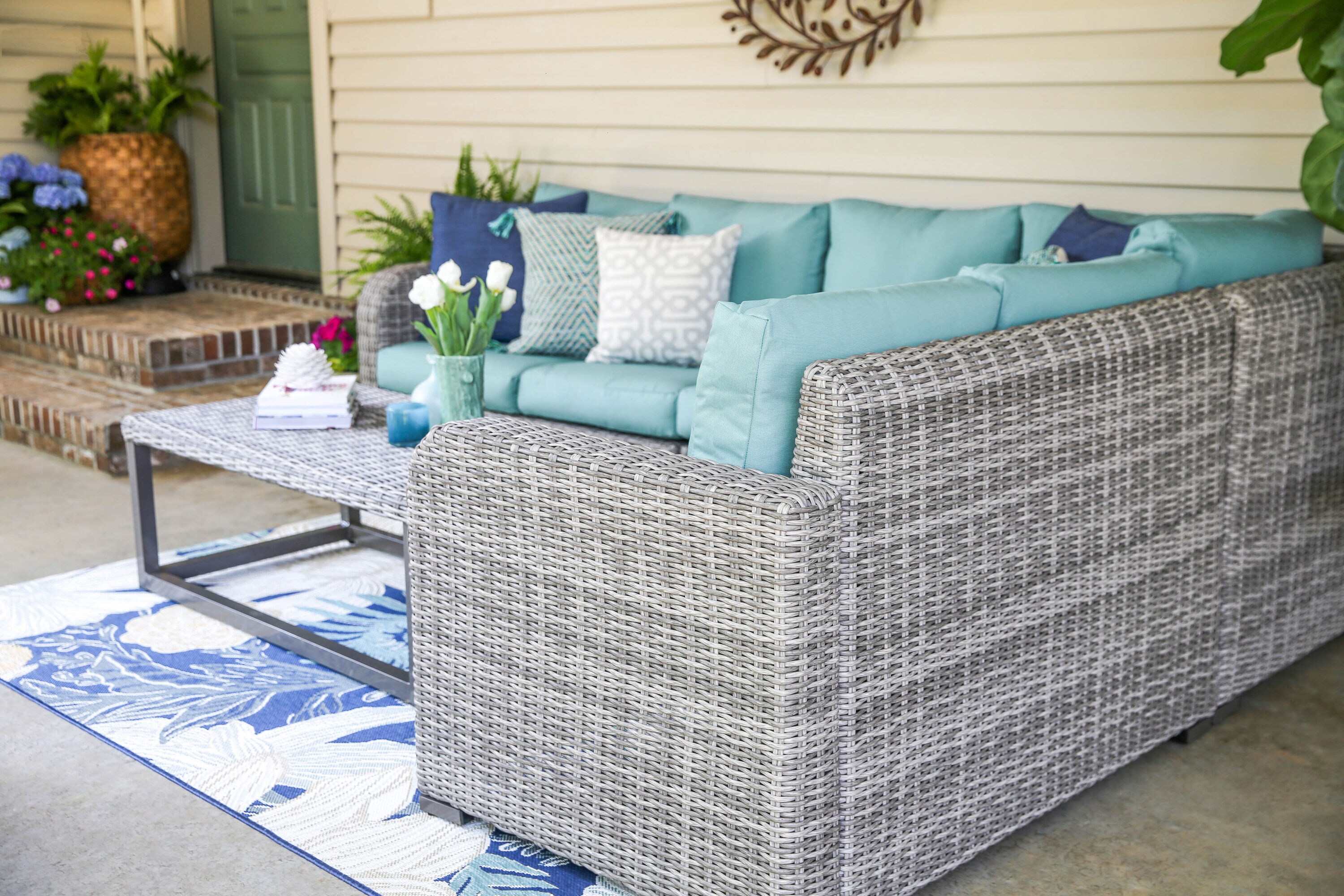 Leisure Made Forsyth 5-Piece Wicker Patio Conversation Set with Cushions