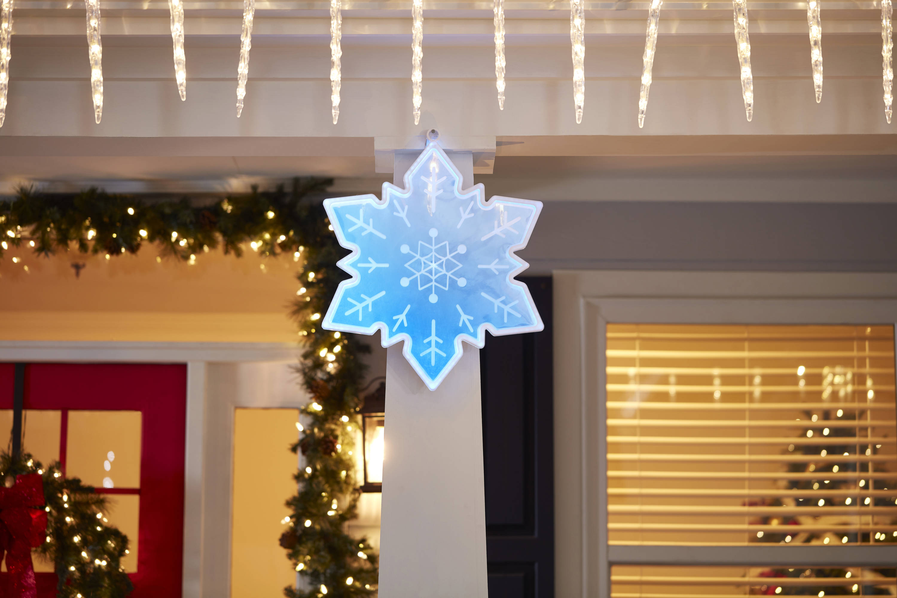 New Holiday Time 10 Counts LED Blue & Cool White Snowflake Lights 4 FT Long 