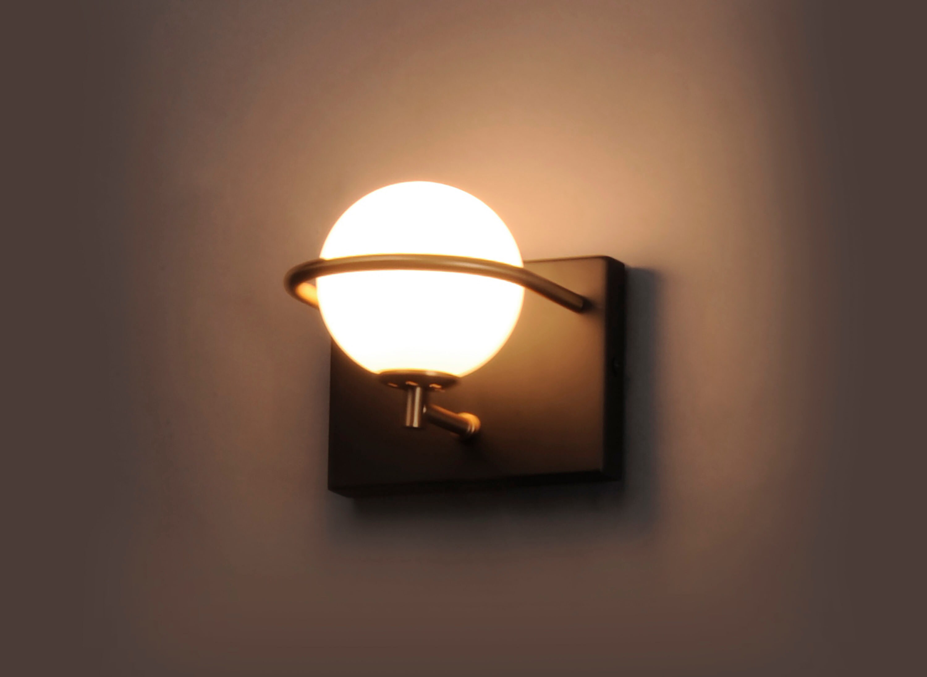 Maxim Lighting Revolve 6-in 1-Light Black/Gold LED Transitional Vanity Light