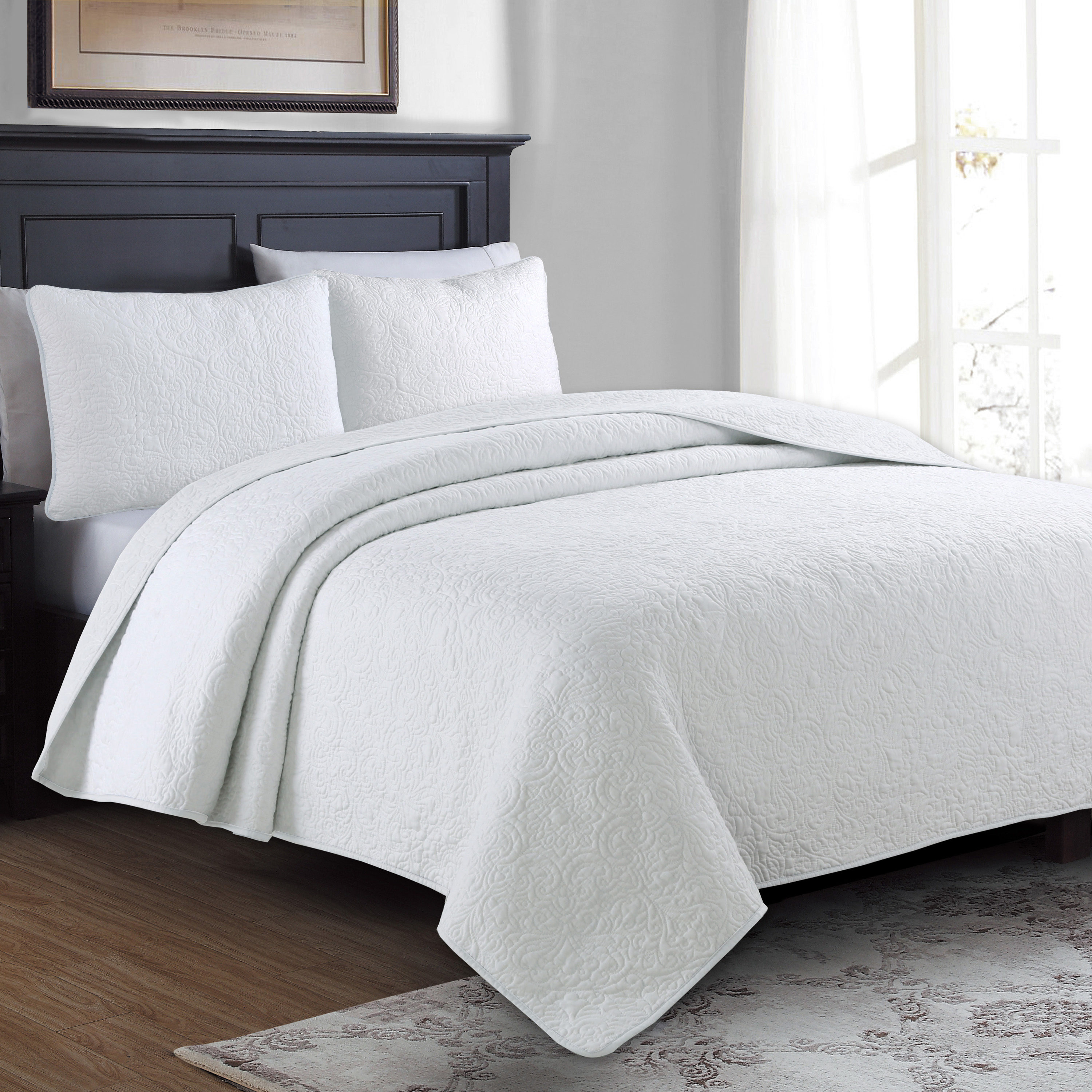 white coverlet twin