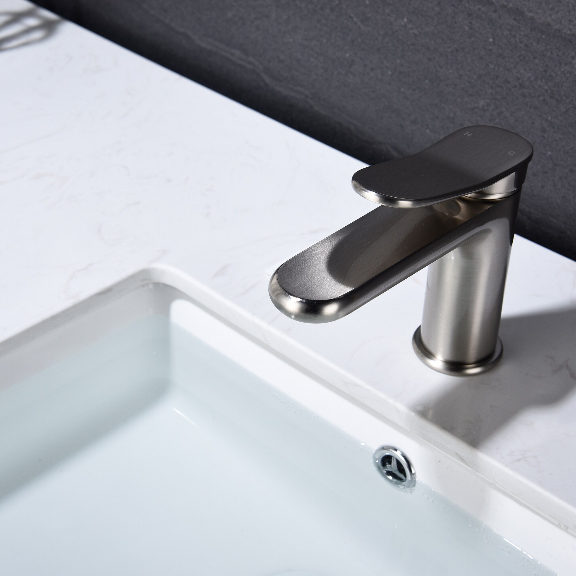 WELLFOR WA Bathroom Faucets Burshed Nickel 1-handle Single Hole Low-arc Bathroom Sink Faucet