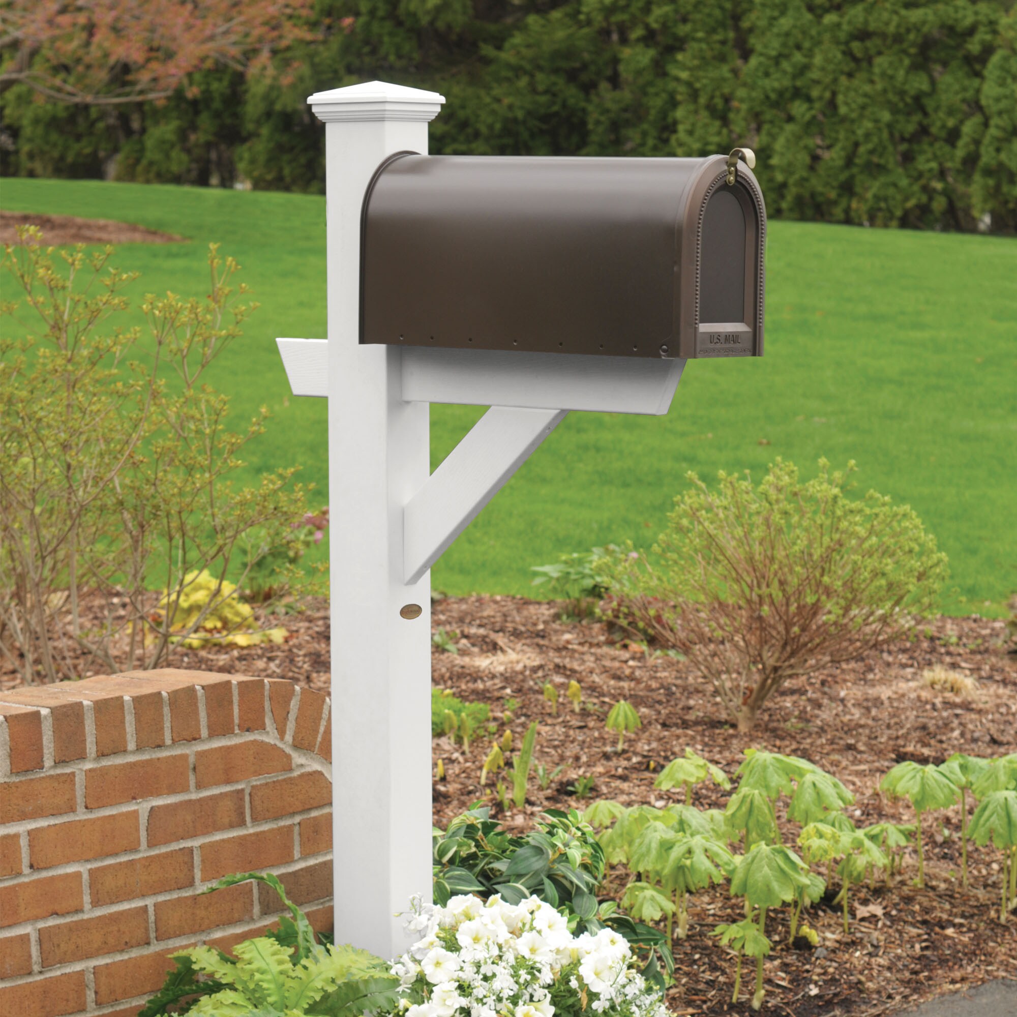 highwood White Mount Mailbox Post