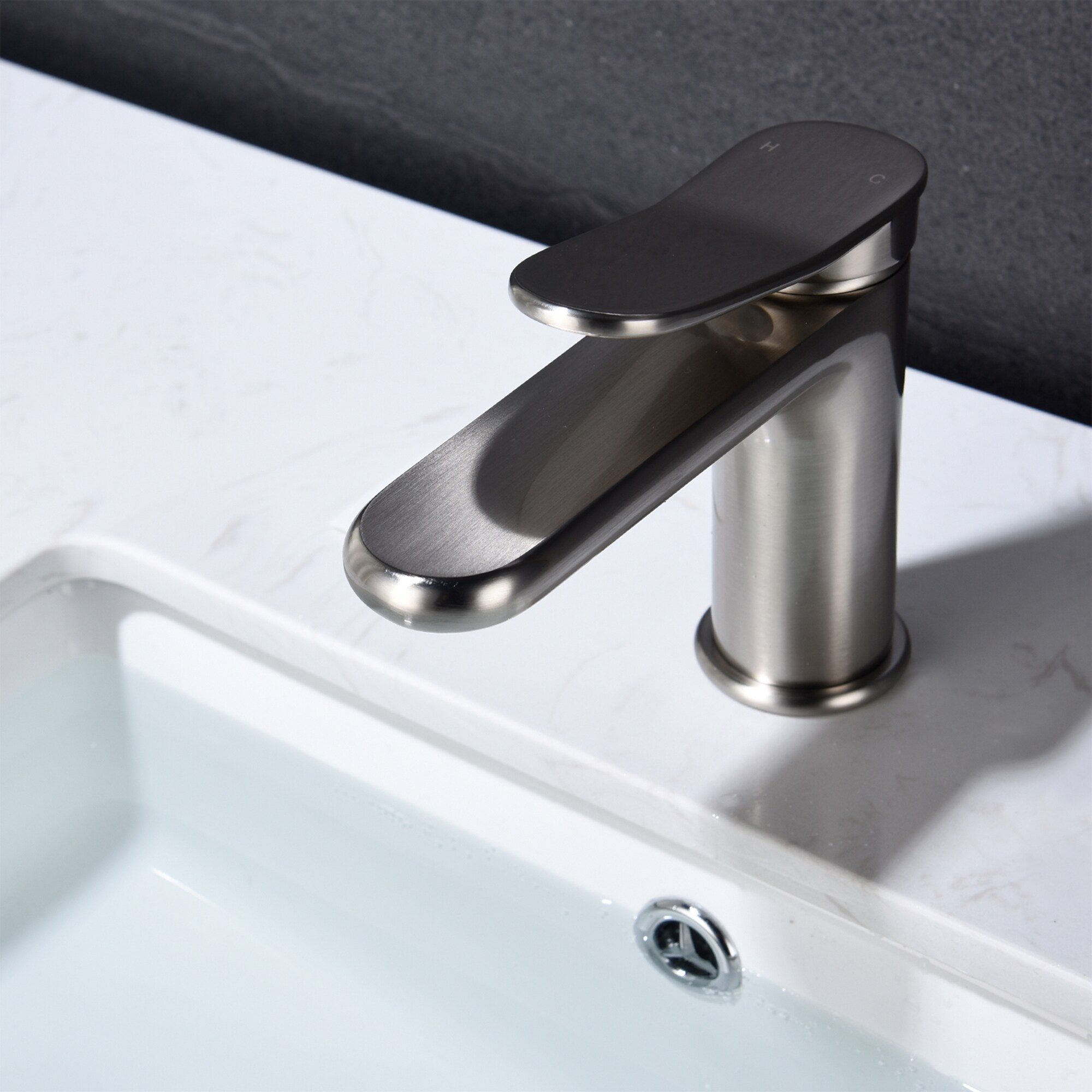 WELLFOR WA Bathroom Faucets Burshed Nickel 1-handle Single Hole Low-arc Bathroom Sink Faucet