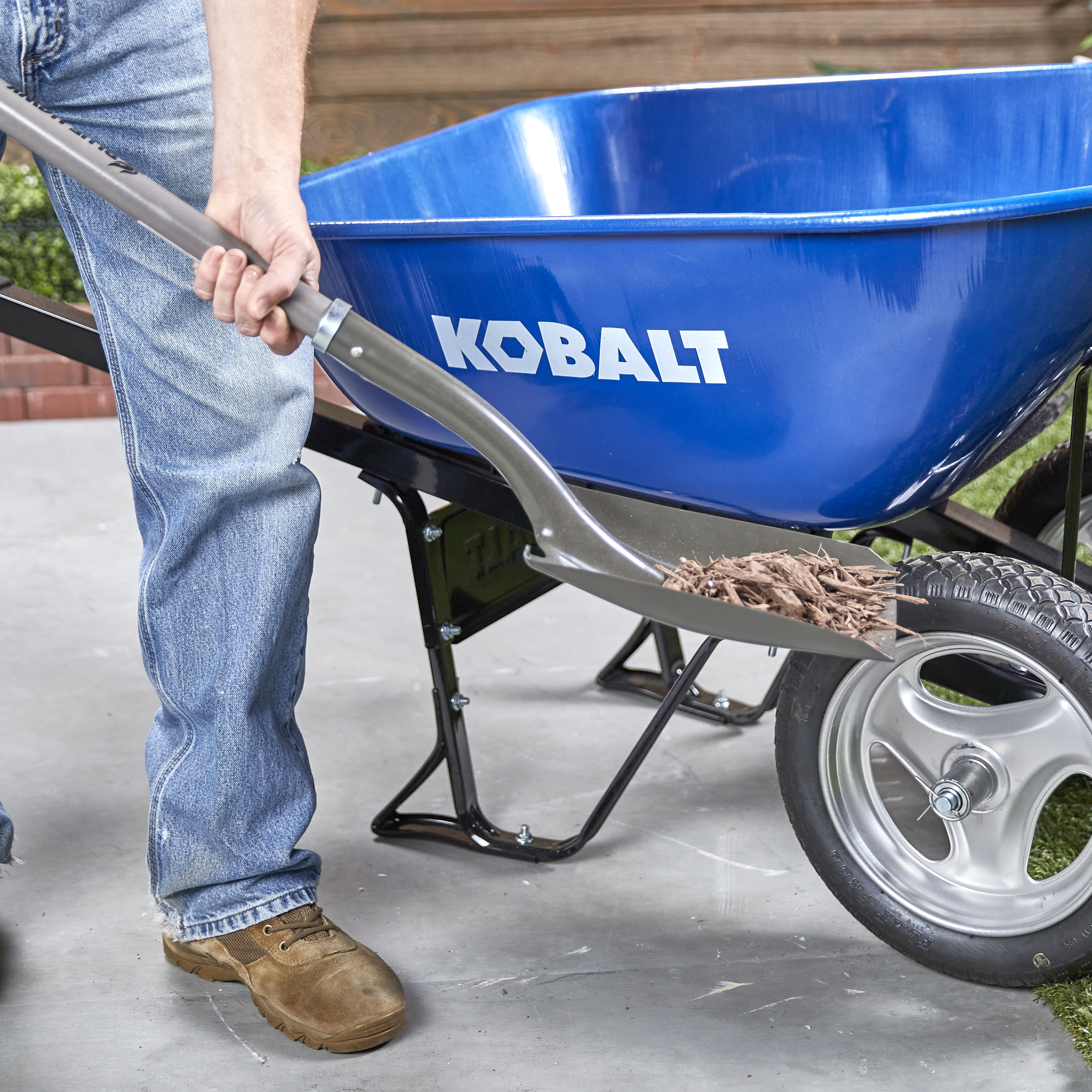 Kobalt 7-cu ft Steel Wheelbarrow with Flat-Free Tire