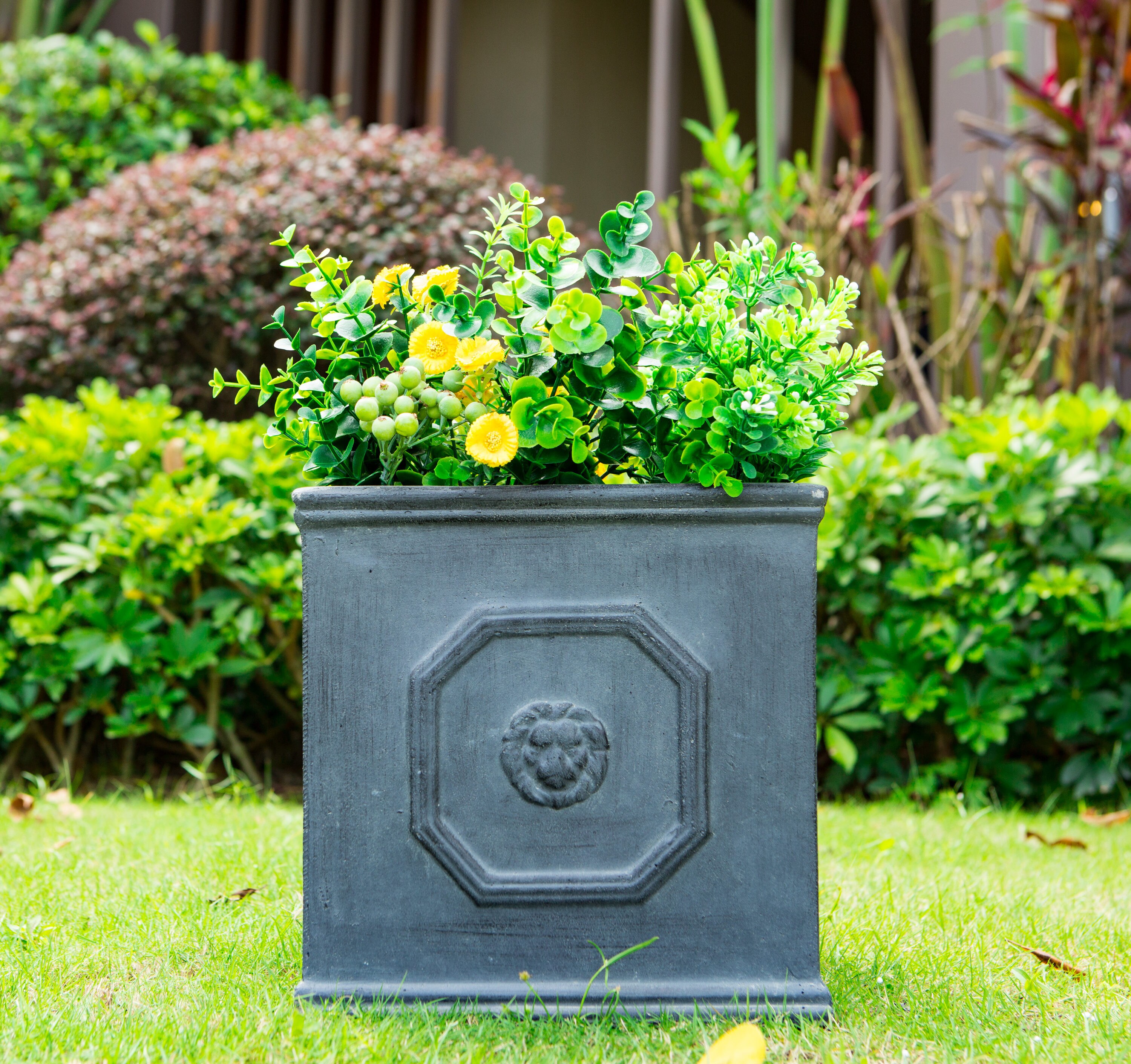 Clayfibre Faux Lead Lion Head Box Garden Planter/Square Flower Plant Pot/Cube 