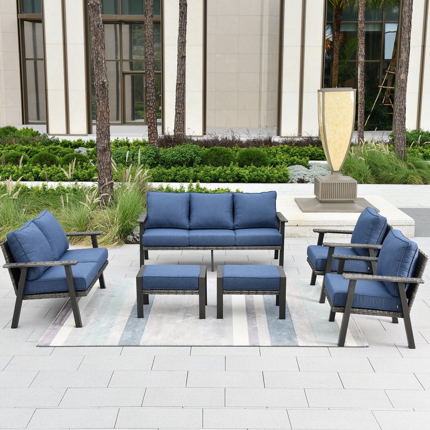 6 patio chairs with cushions