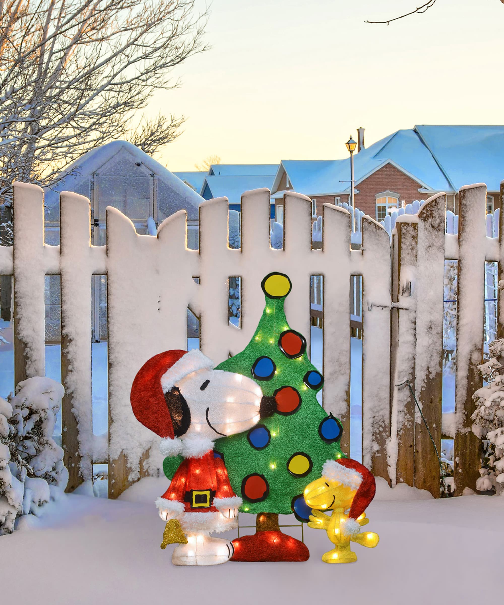 70 Lights ProductWorks 32-Inch Pre-Lit Peanuts Snoopy and Woodstock Christmas Yard Decoration Set 