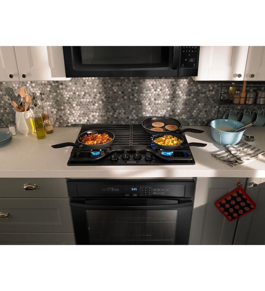 Amana 30in Selfcleaning Single Electric Wall Oven (Black) in the