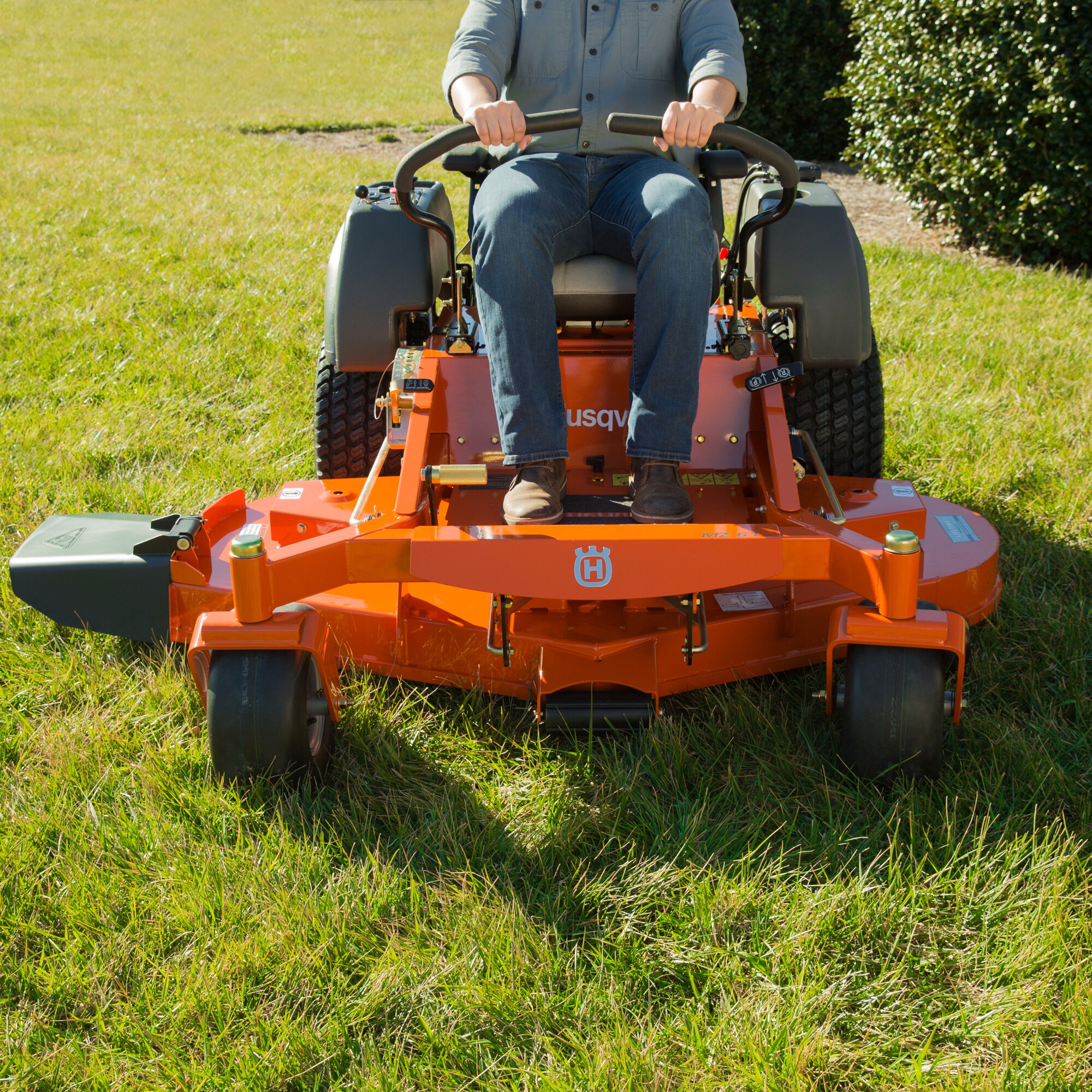 Husqvarna MZ61 27HP VTwin Dual Hydrostatic 61in ZeroTurn Lawn Mower
