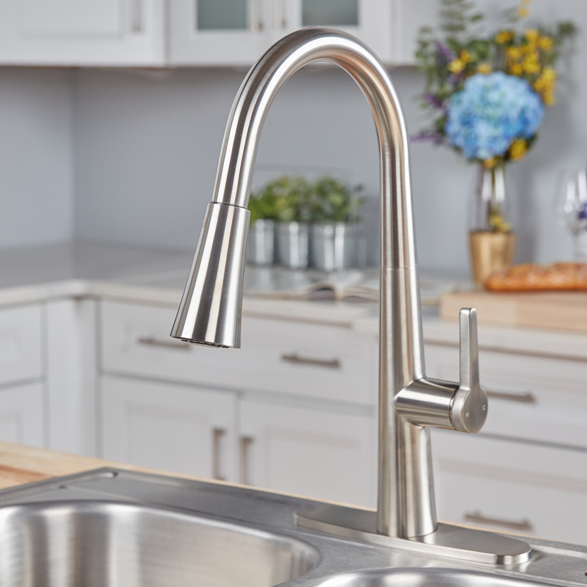 Bryton Stainless Steel 1-Handle Pull-Down Kitchen Faucet W/ LED Light Deck Plate 
