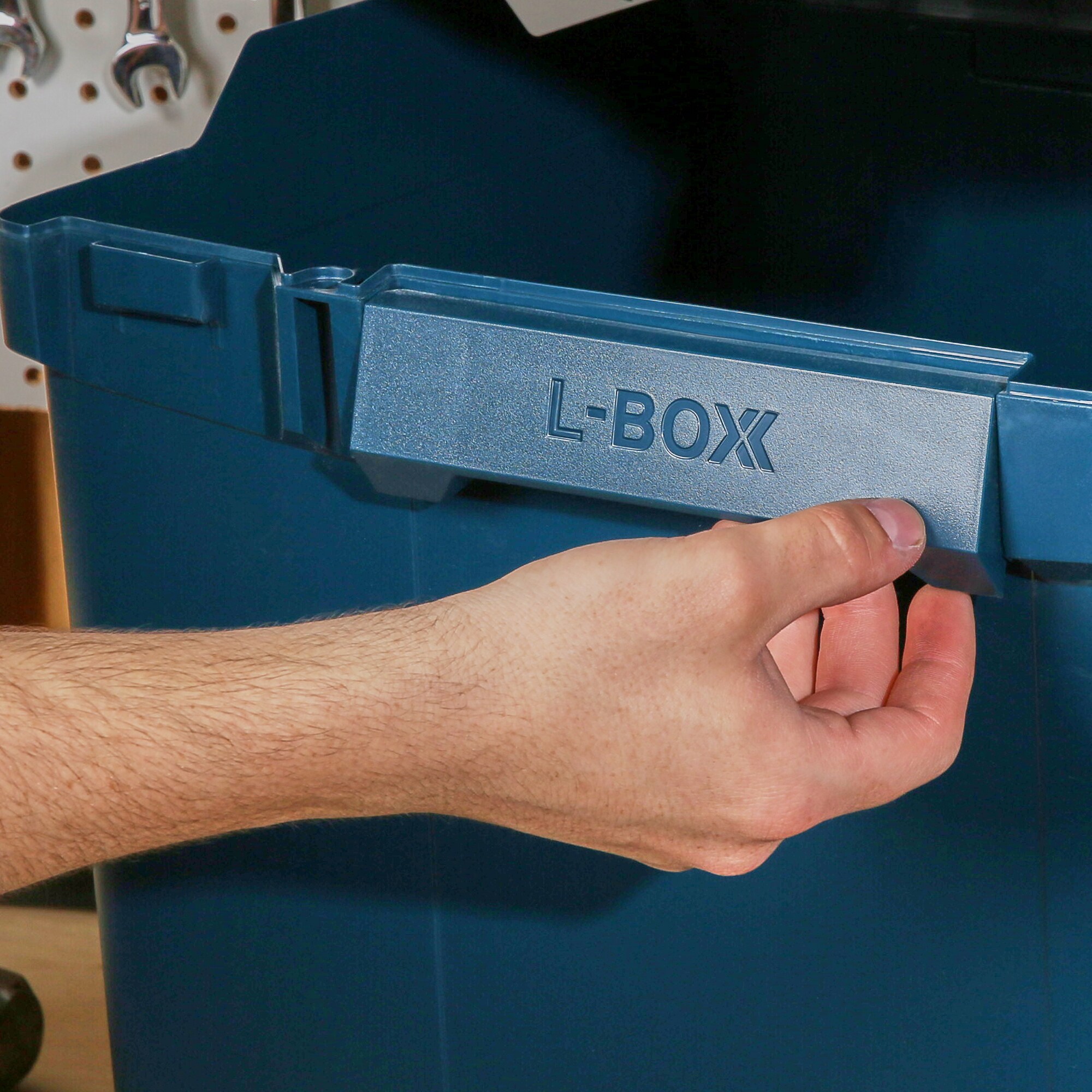 Bosch 17.25-in Blue Plastic Lockable Tool Box