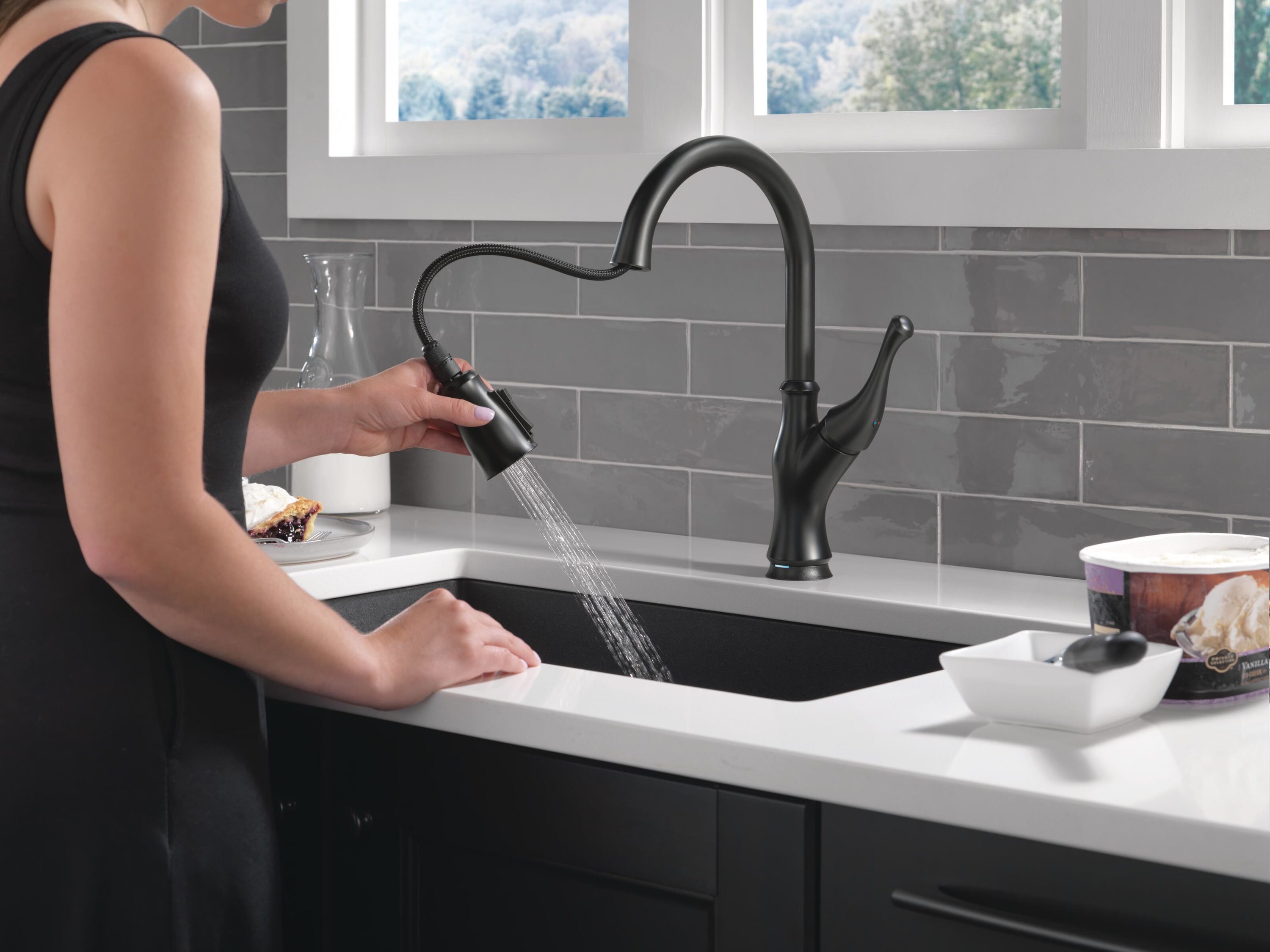 Delta Ophelia Matte Black Single Handle Deck-mount Pull-down Touch Kitchen  Faucet (Deck Plate Included)