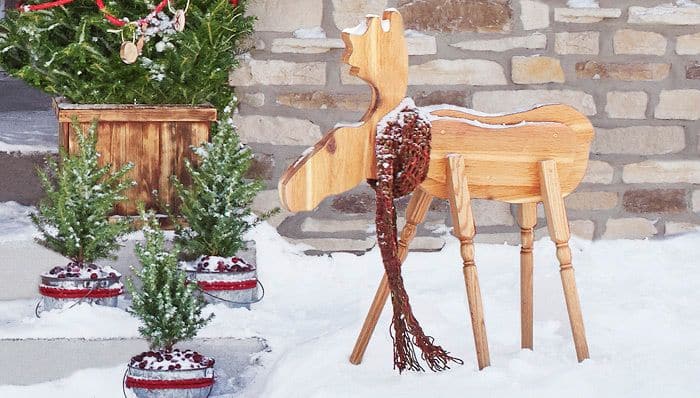 ht wooden moose holiday decoration 102376862 hero