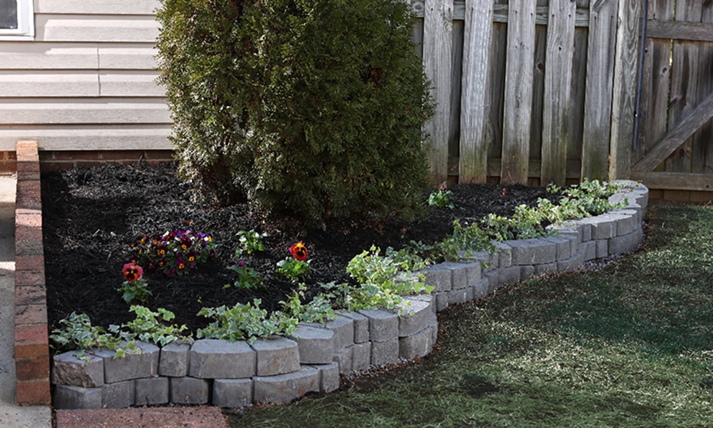 Rubberific 24-ft x 3-in 6-Pack Black Rubber Landscape Edging Section Stakes Included