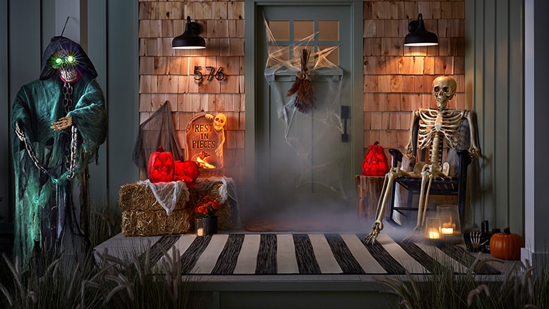Cheap and Spooky: 10 Backyard Halloween Decorating Ideas to Transform ...