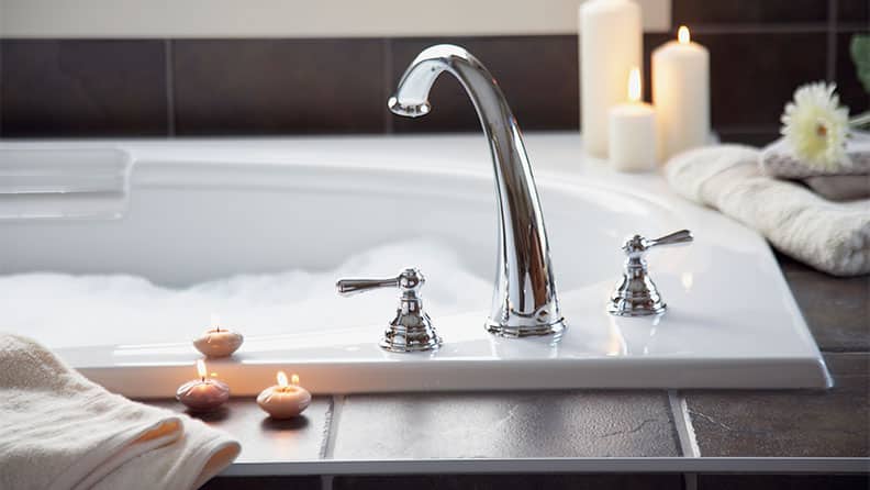 How to Clean a Bathtub the Right Way In 9 Easy Steps