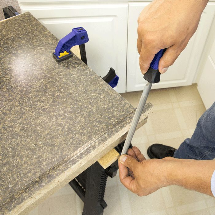 how to put down laminate countertops