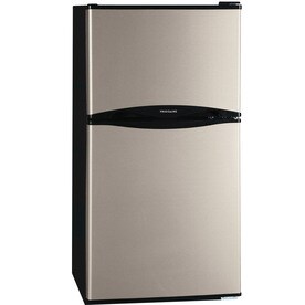 Frigidaire 4.5-cu ft Freestanding Mini Fridge Freezer Compartment (Silver Mist)