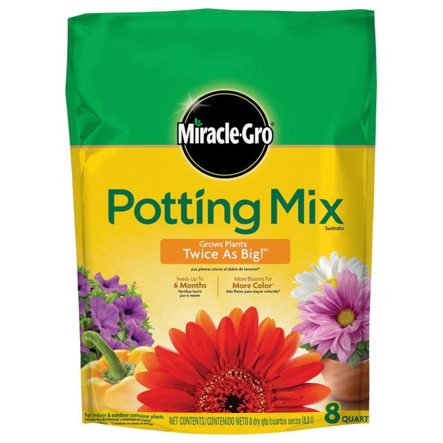 Shop Miracle-Gro 8-Quart Potting Mix with Fertilizer at Lowes.com