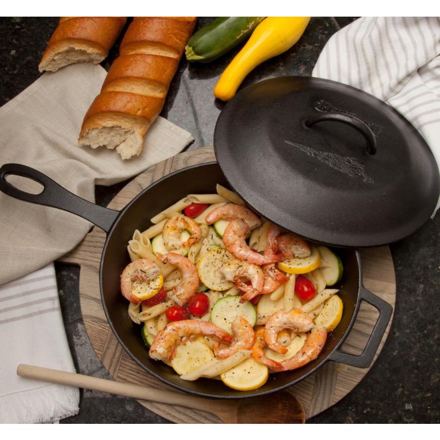 Bayou Classic 10 In Cast Iron Skillet With Lid S Included In The Cooking Pans Skillets Department At Lowes Com