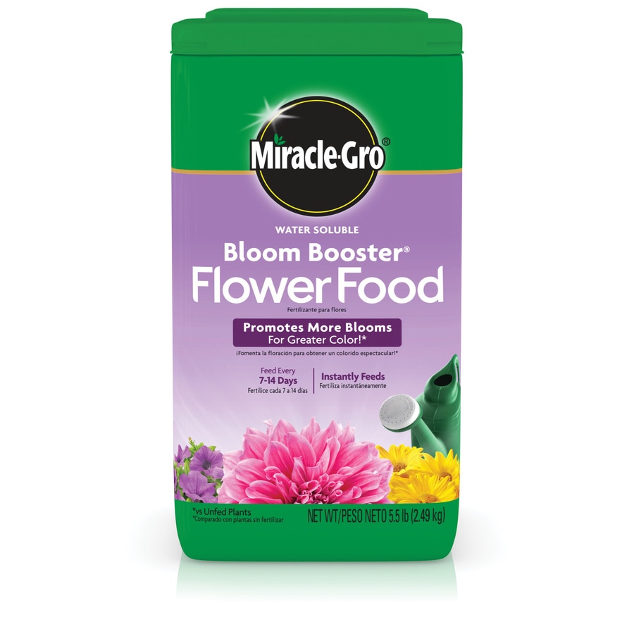 MiracleGro Water Soluble Bloom Booster 5.5lb Flower Food in the Plant